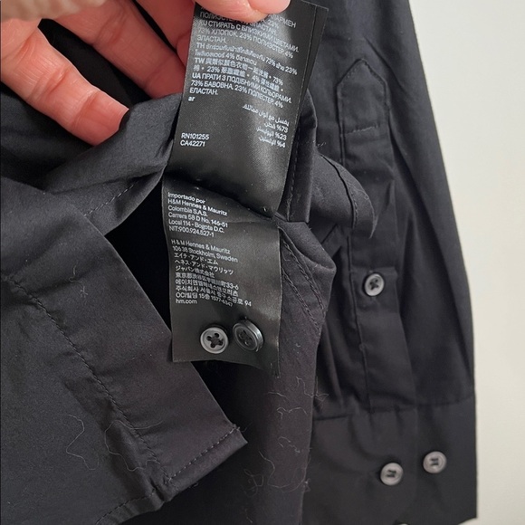 H&M Solid Black Button Down Shirt Hidden Button, Size 10 - Picture 9 of 9